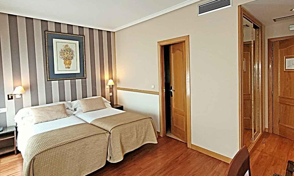 Room Hotel Imperial Valladolid Room Hotel Imperial Valladolid
