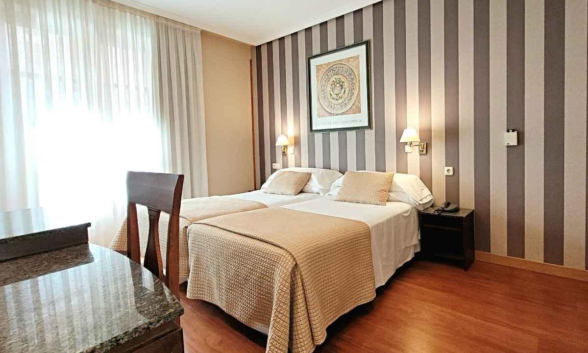 Room Hotel Imperial Valladolid Room Hotel Imperial Valladolid