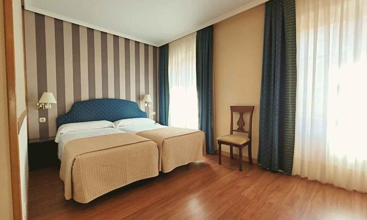 Room Hotel Imperial Valladolid Room Hotel Imperial Valladolid