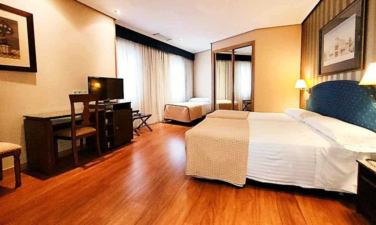 Room Hotel Imperial Valladolid Room Hotel Imperial Valladolid