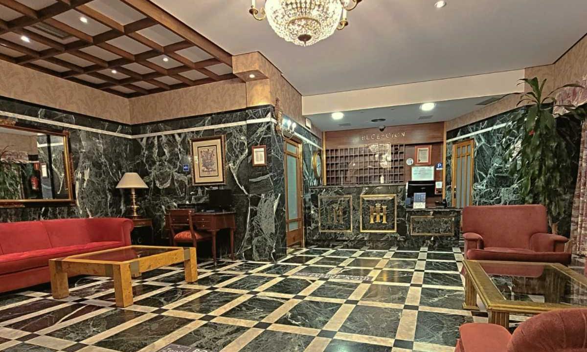 Reception Hotel Imperial Valladolid Reception Hotel Imperial Valladolid
